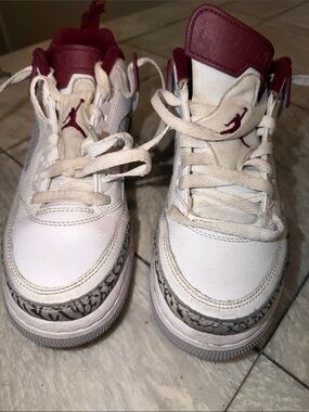 Jordan Kids White and Maroon Low-Top Sneakers